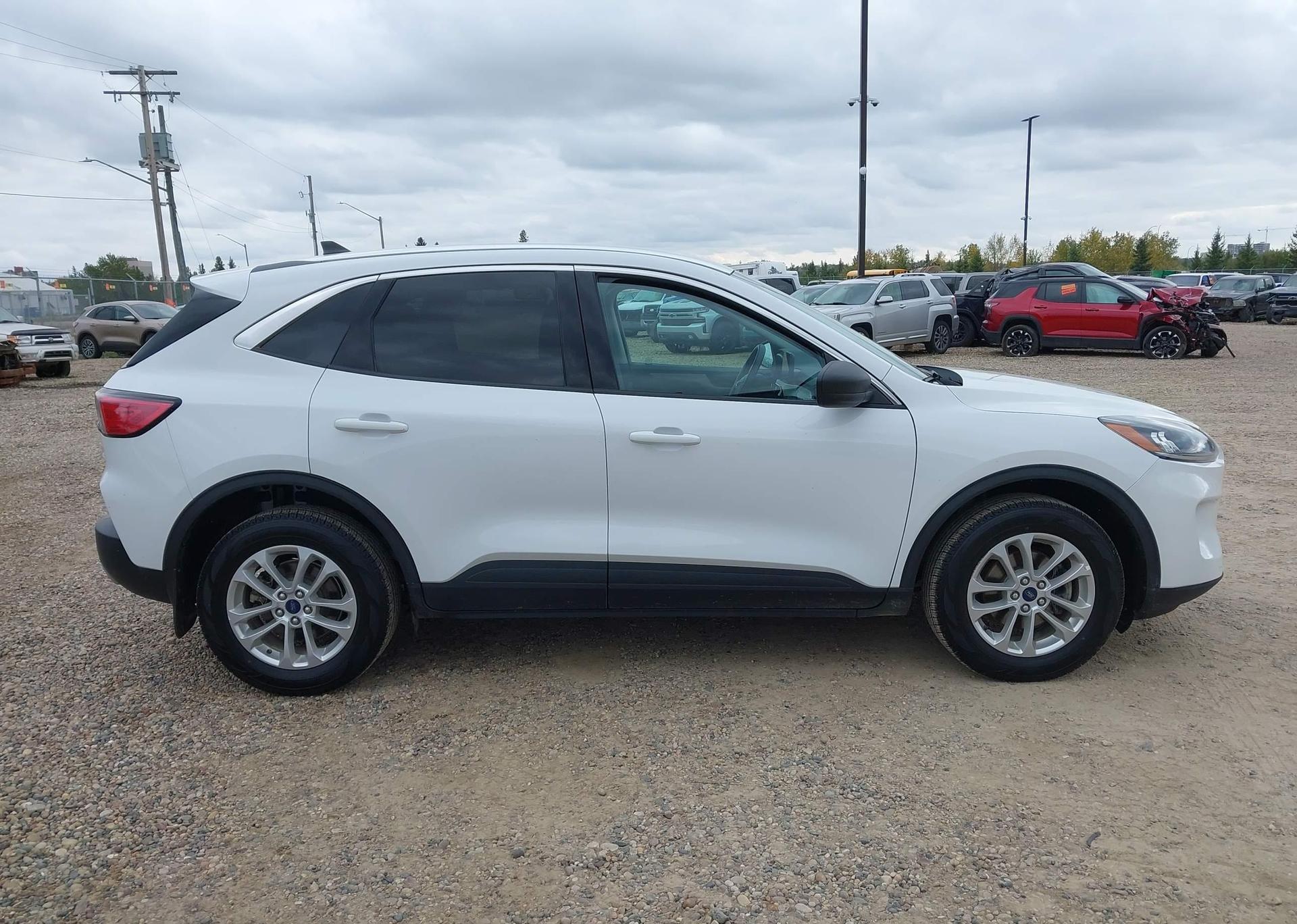 2022 FORD ESCAPE SE