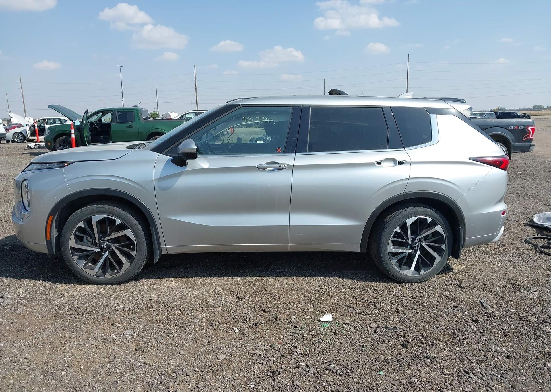 2024 MITSUBISHI OUTLANDER SEL