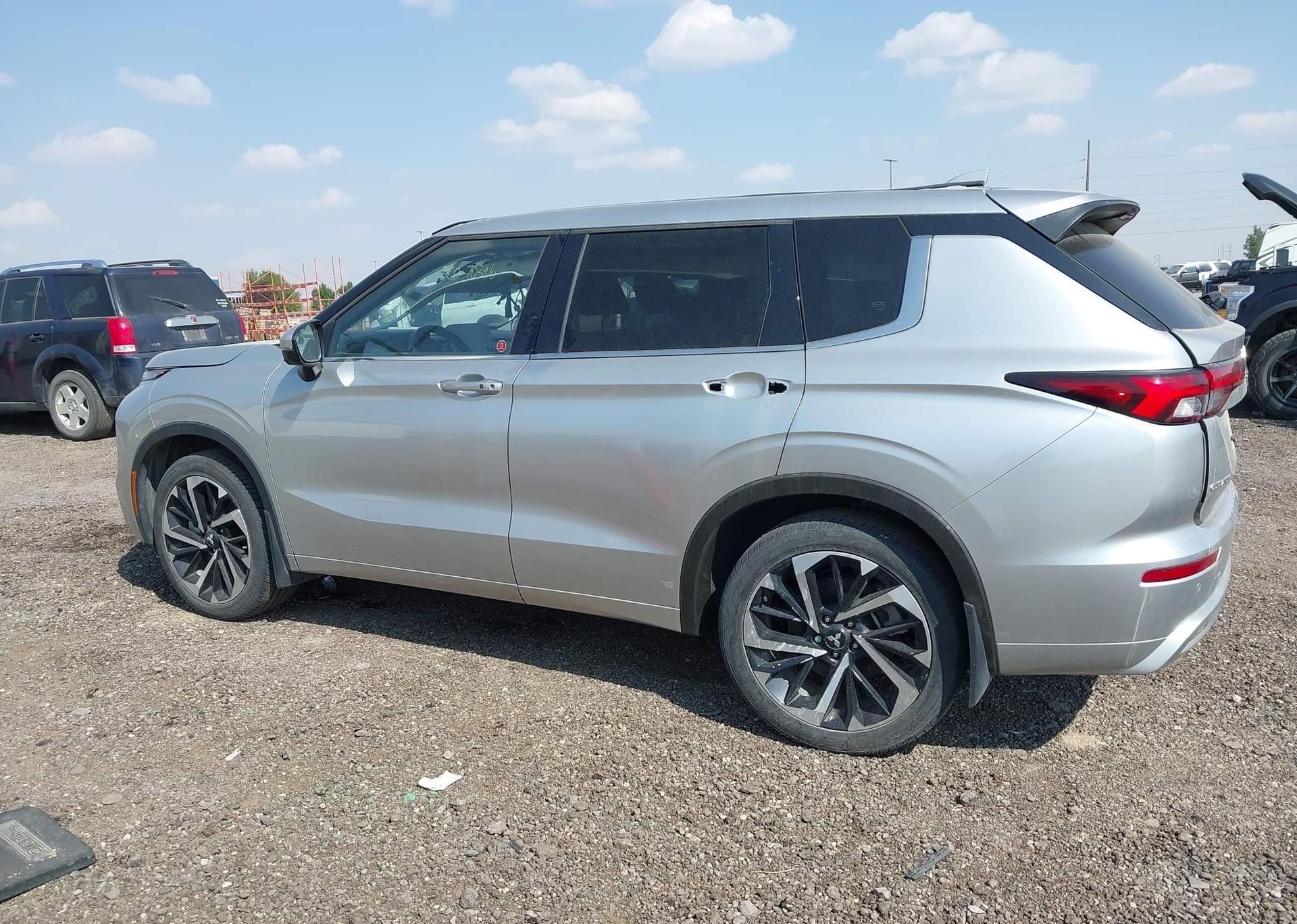 2024 MITSUBISHI OUTLANDER SEL