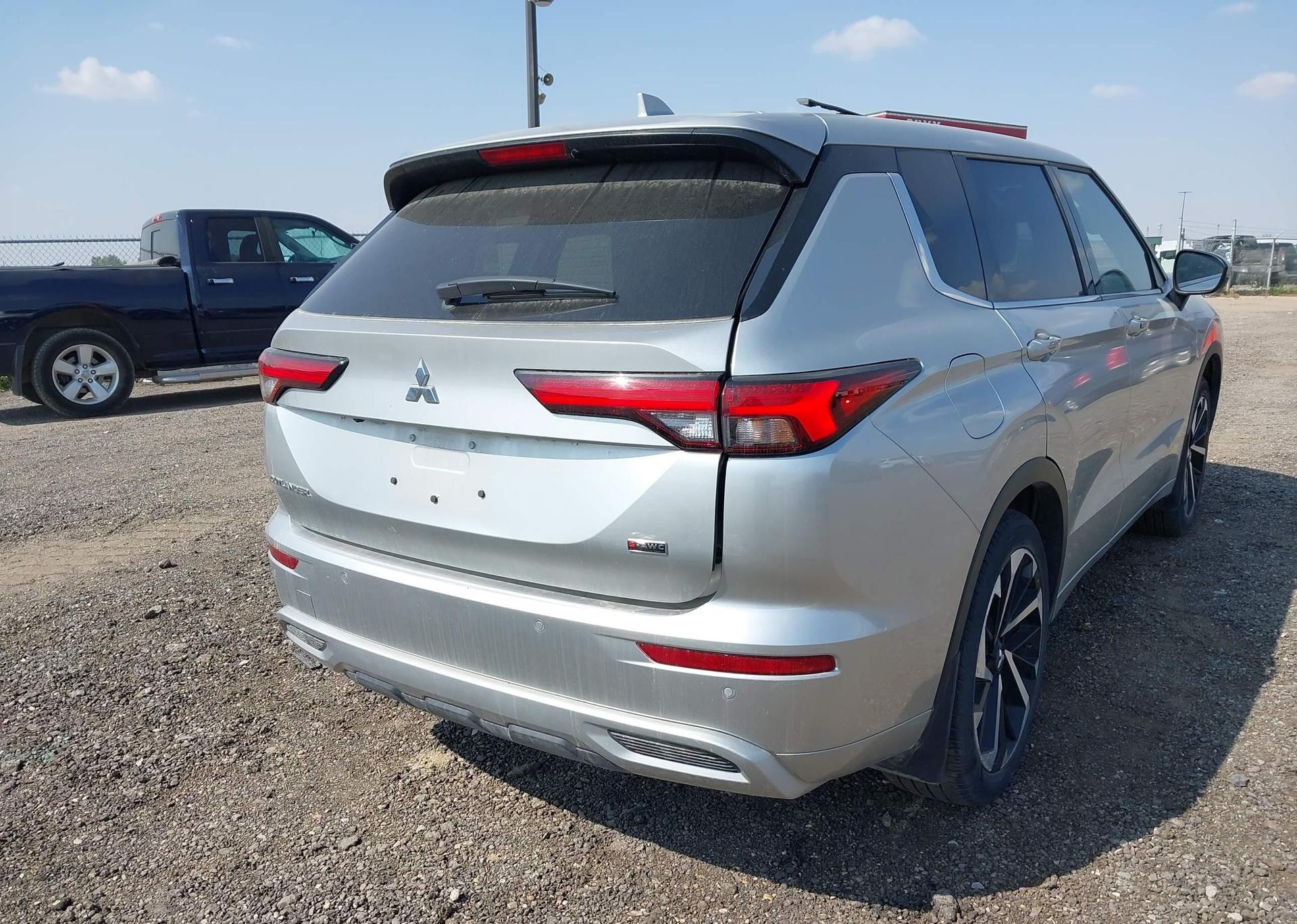 2024 MITSUBISHI OUTLANDER SEL