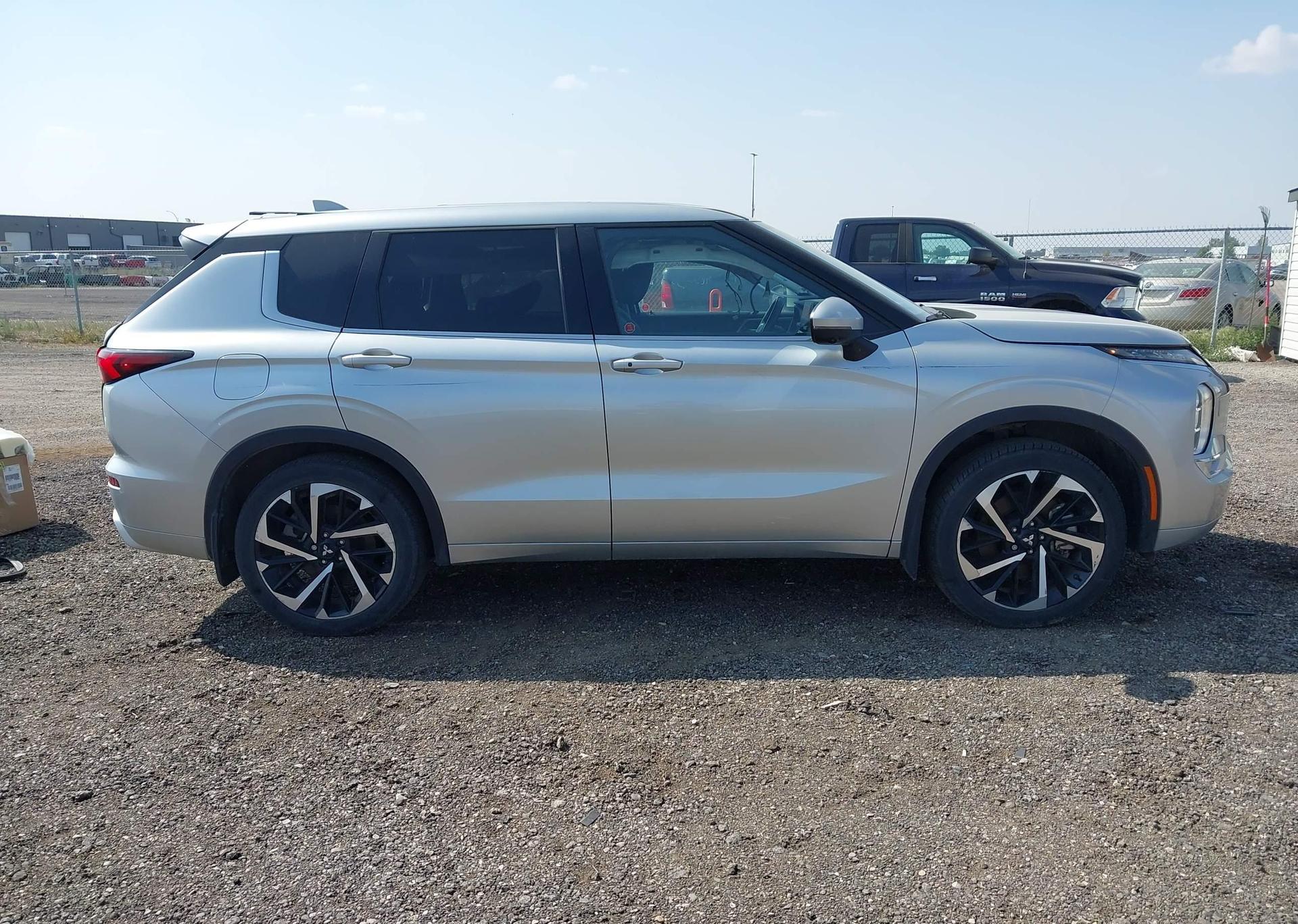2024 MITSUBISHI OUTLANDER SEL