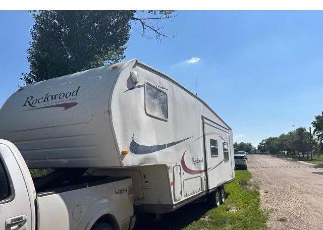 2005 FOREST RIVER INC. ROCKWOOD