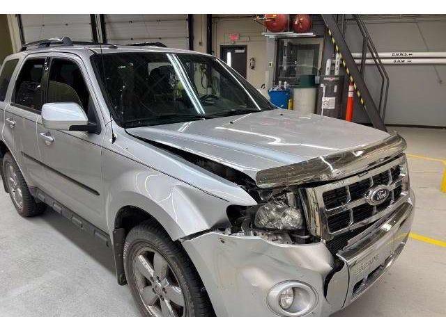 2010 FORD ESCAPE LIMITED