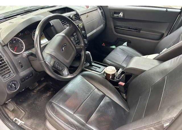2010 FORD ESCAPE LIMITED