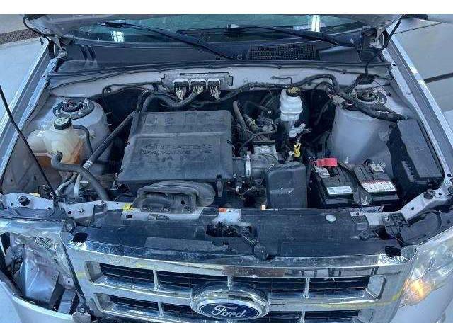 2010 FORD ESCAPE LIMITED