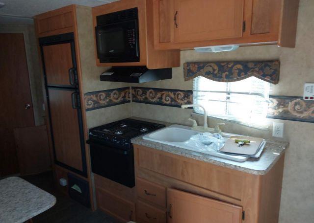 2008 KEYSTONE HIDEOUT 19FL