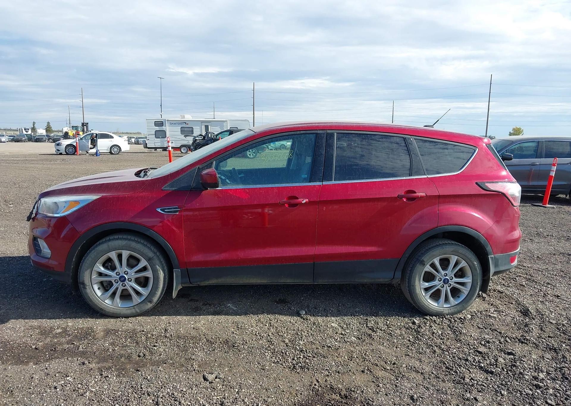 2017 FORD ESCAPE SE