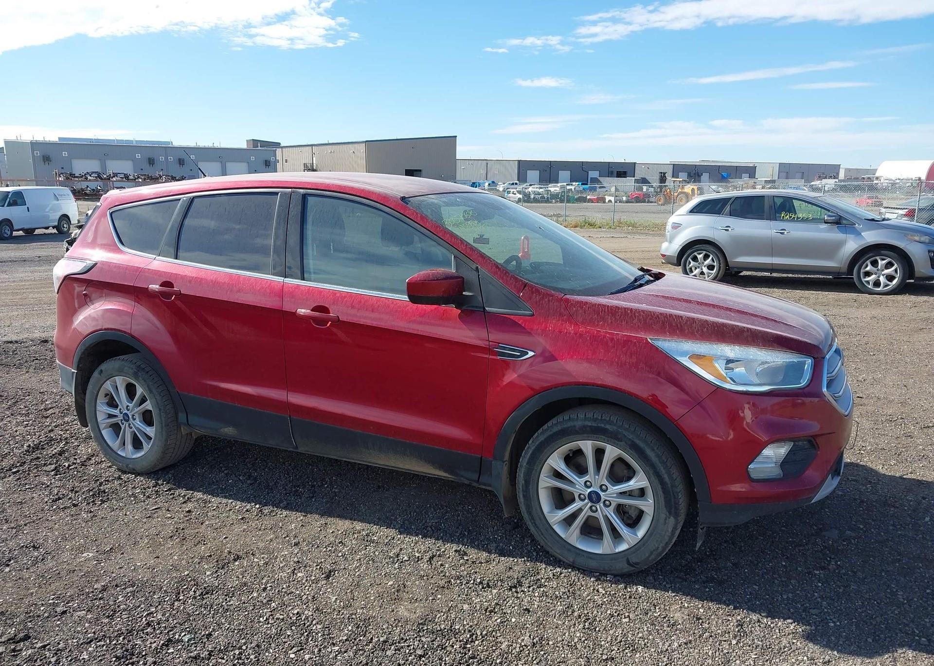 2017 FORD ESCAPE SE