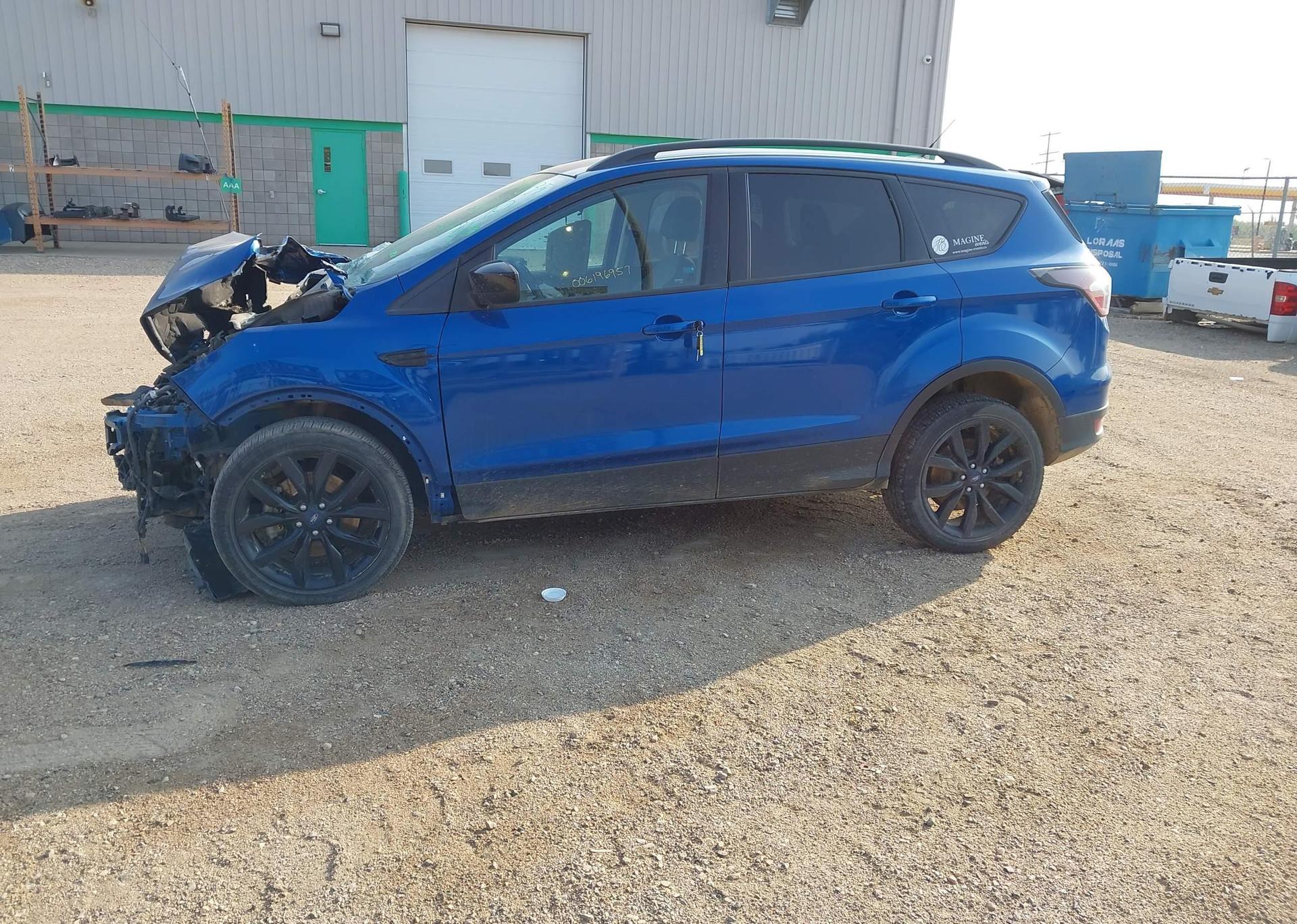 2017 FORD ESCAPE SE