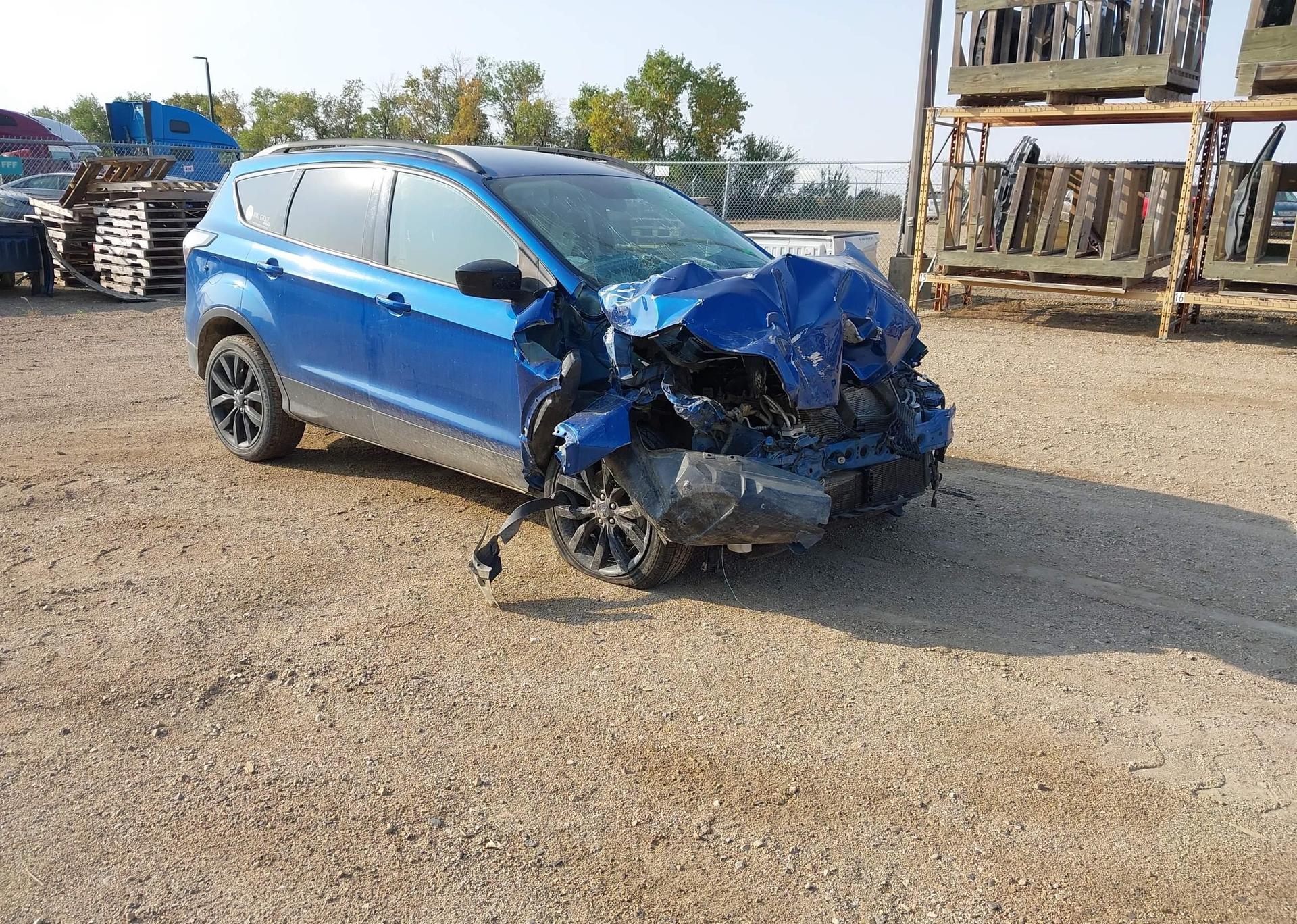 2017 FORD ESCAPE SE