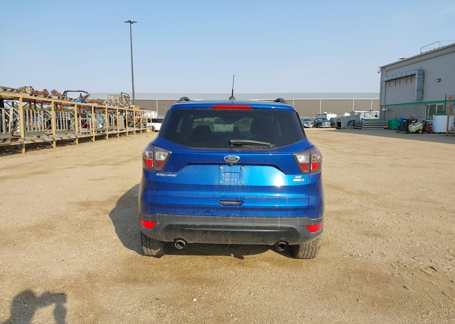 2017 FORD ESCAPE SE
