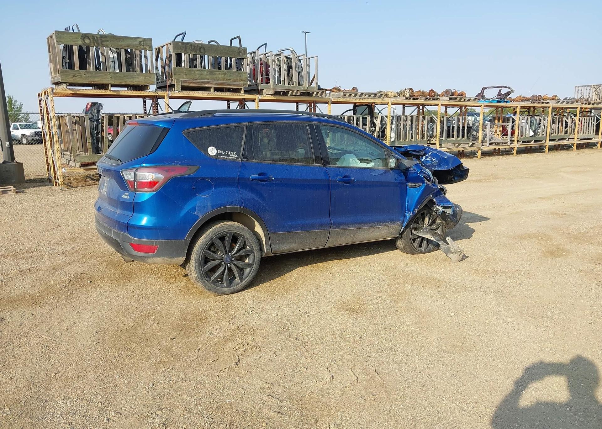 2017 FORD ESCAPE SE
