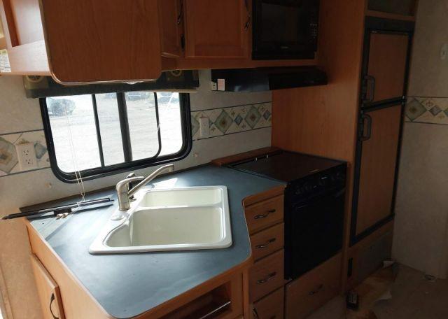 2004 FLEETWOOD 290FLS