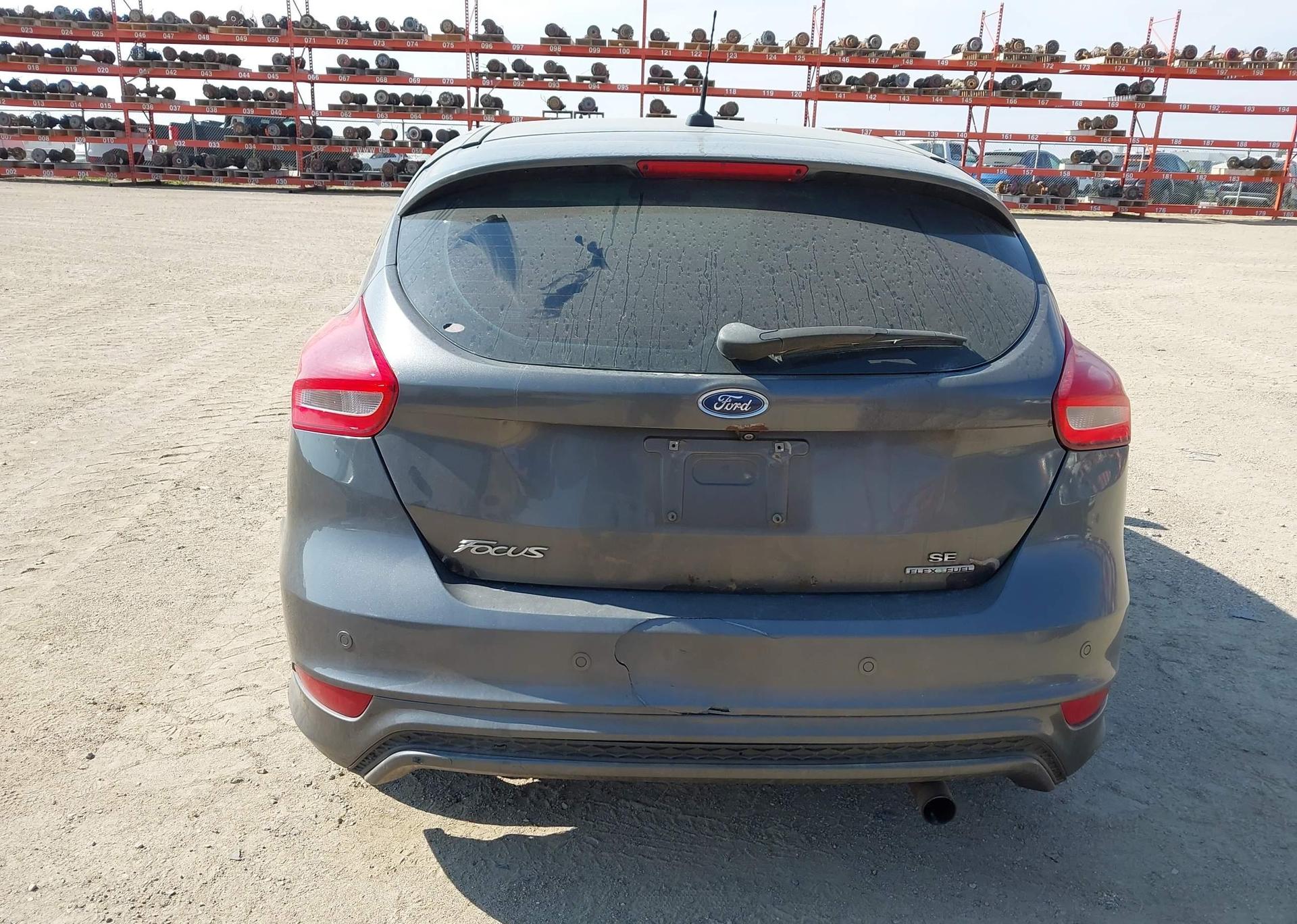 2015 FORD FOCUS SE