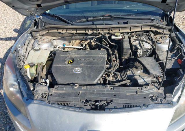 2011 MAZDA 3 I