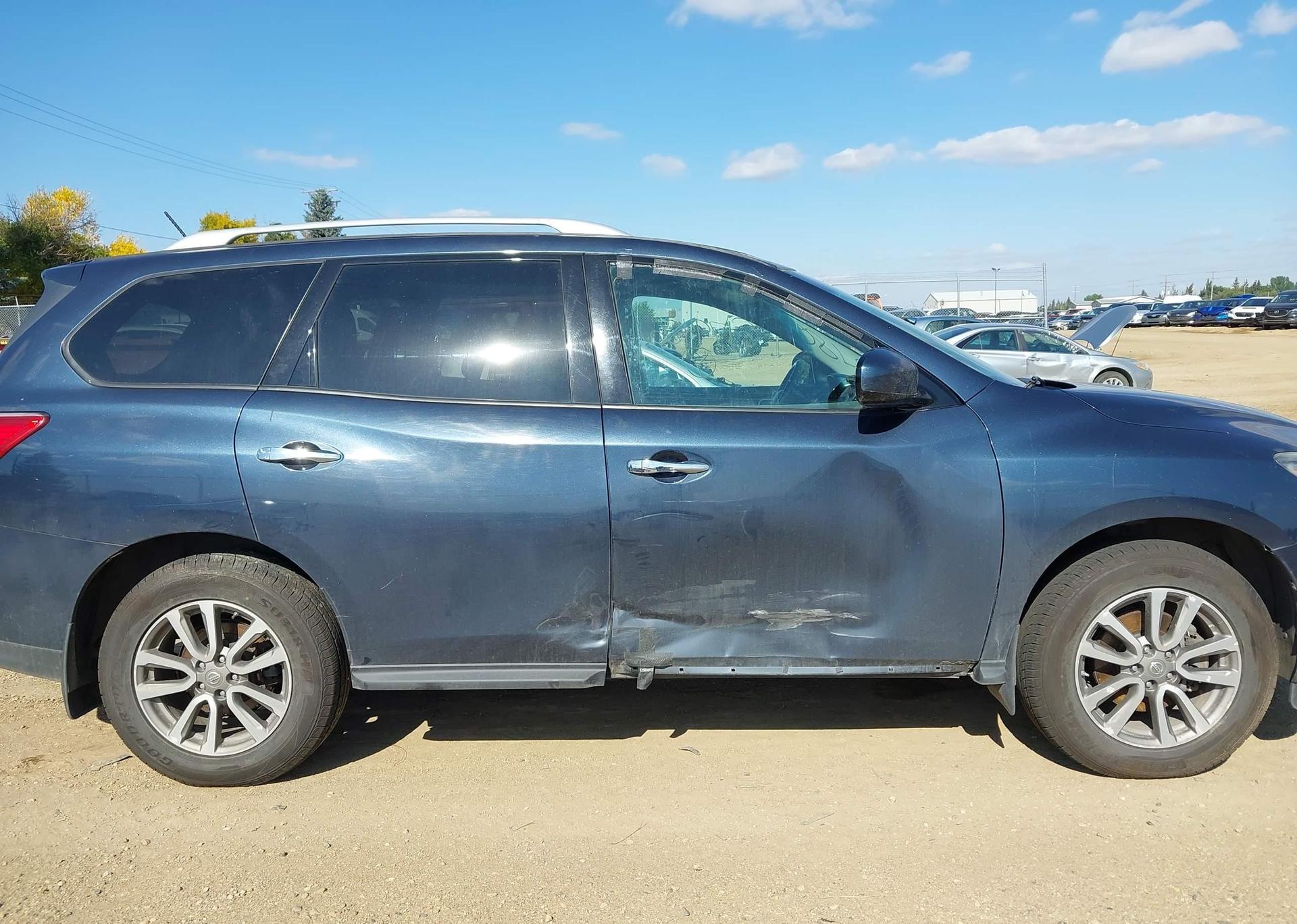 2015 NISSAN PATHFINDER S