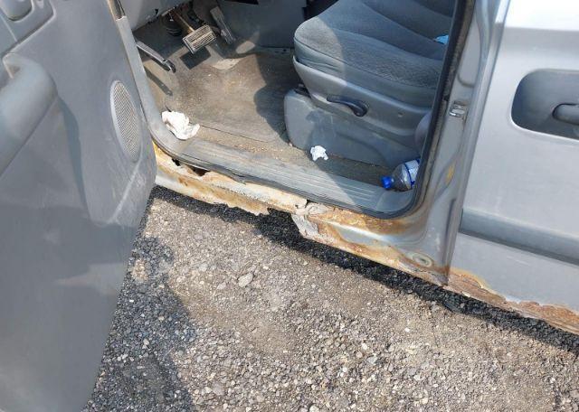 2005 DODGE CARAVAN SE
