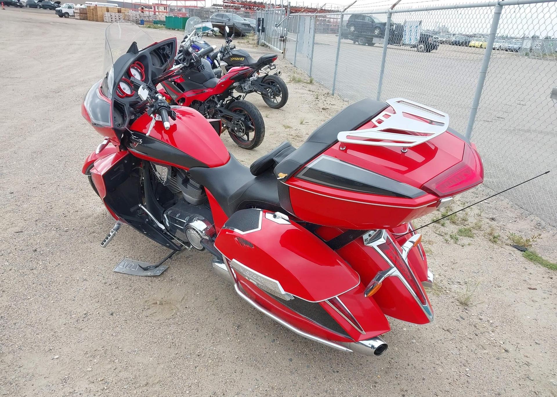 2015 VICTORY MOTORCYCLES CROSS COUNTRY TOUR
