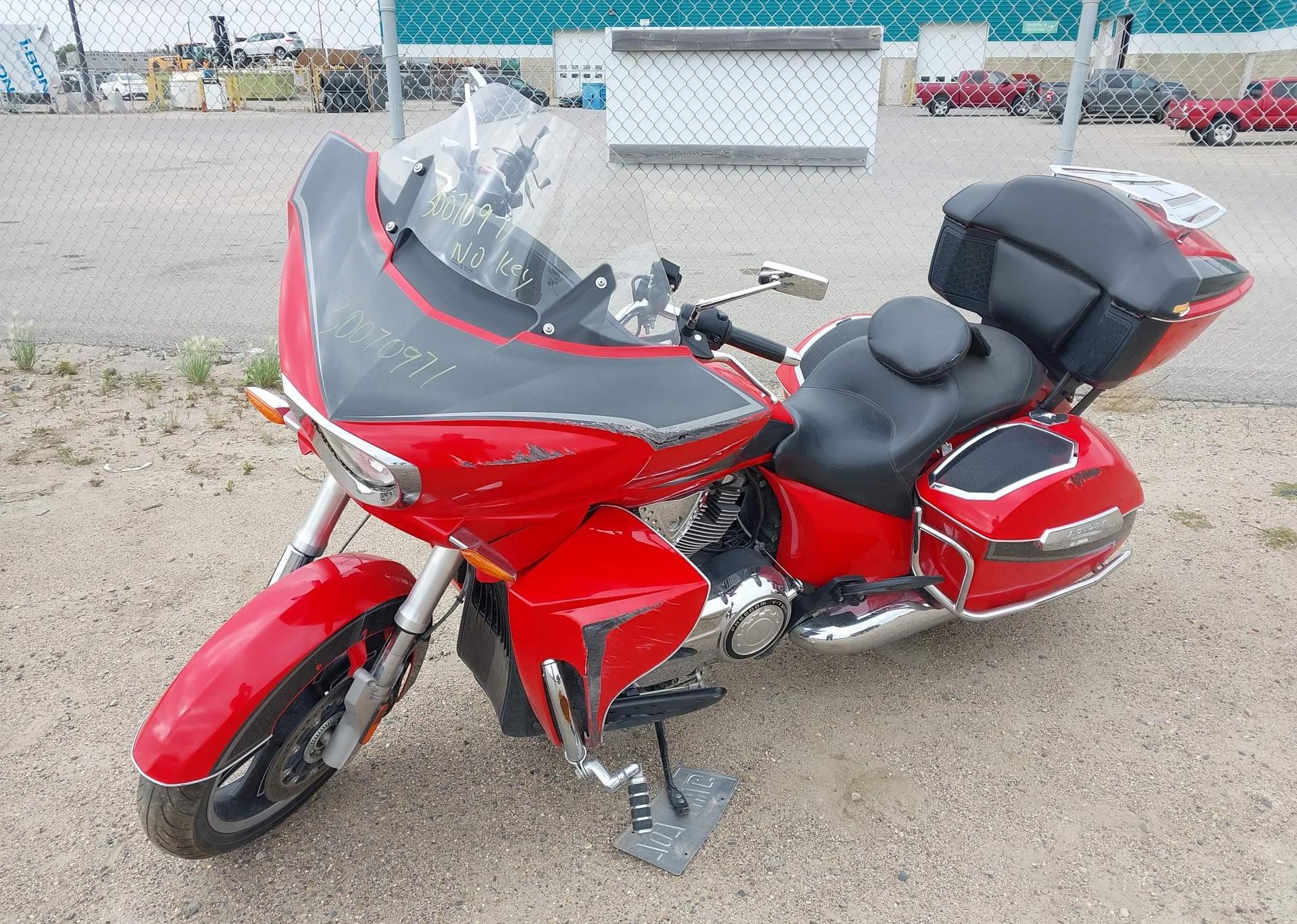 2015 VICTORY MOTORCYCLES CROSS COUNTRY TOUR