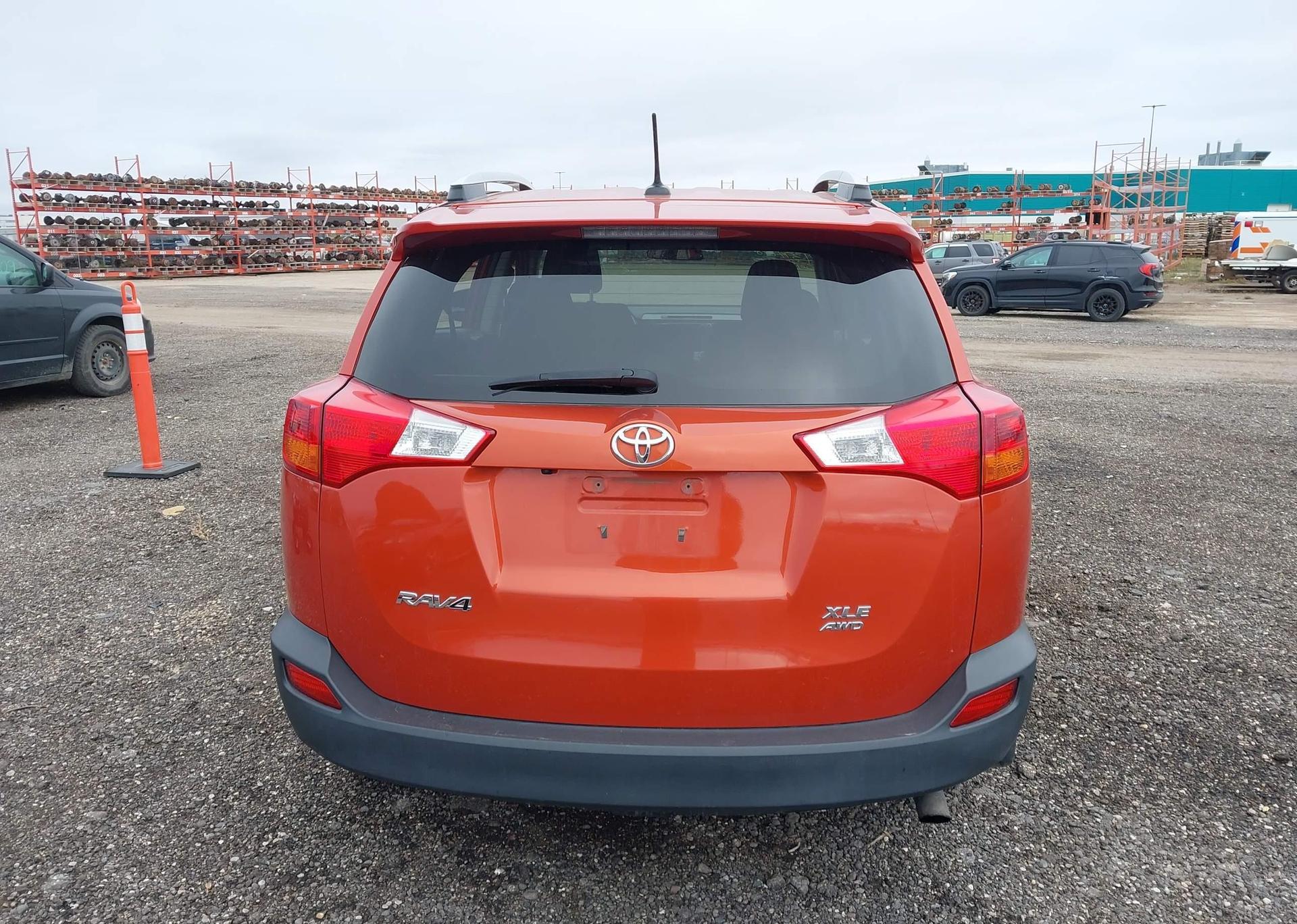 2015 TOYOTA RAV4 XLE
