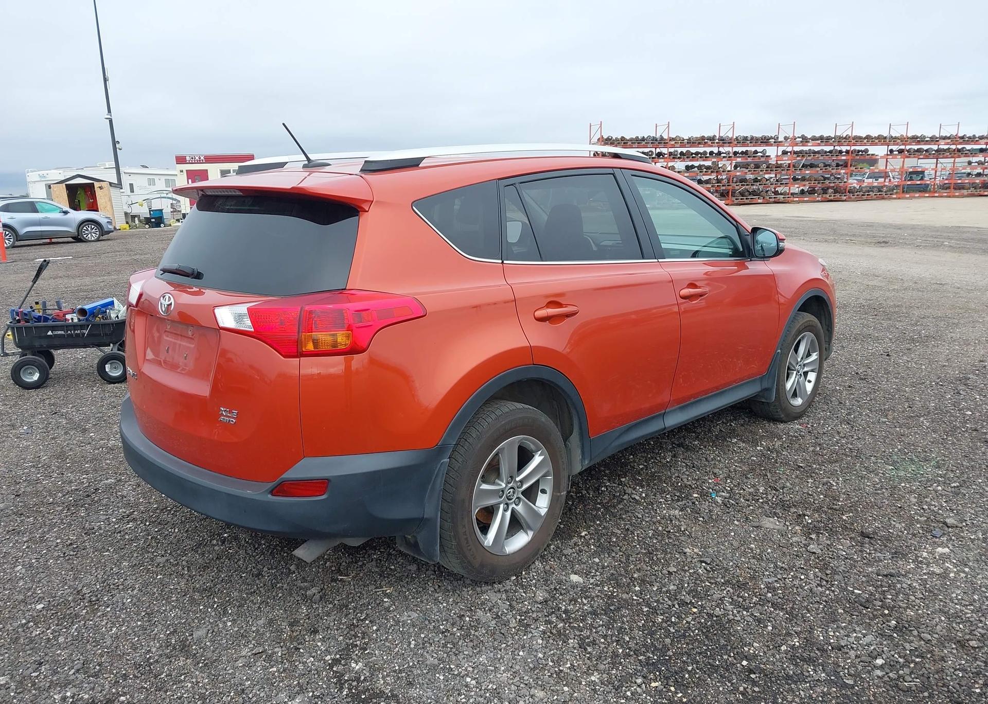 2015 TOYOTA RAV4 XLE