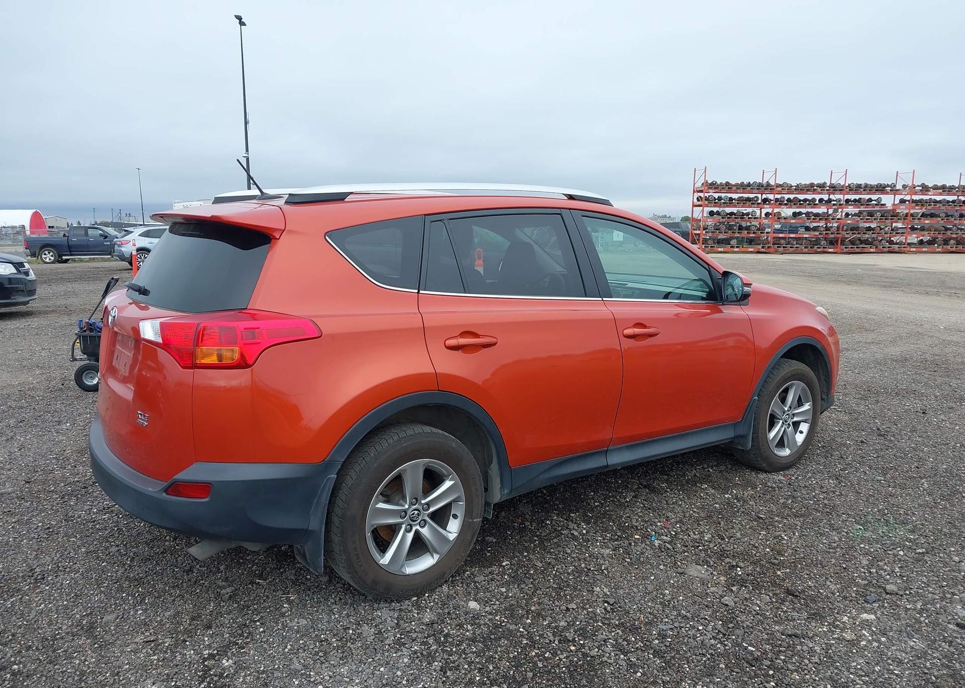 2015 TOYOTA RAV4 XLE