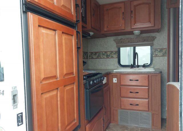 2011 FOREST RIVER INC. SURVEYOR