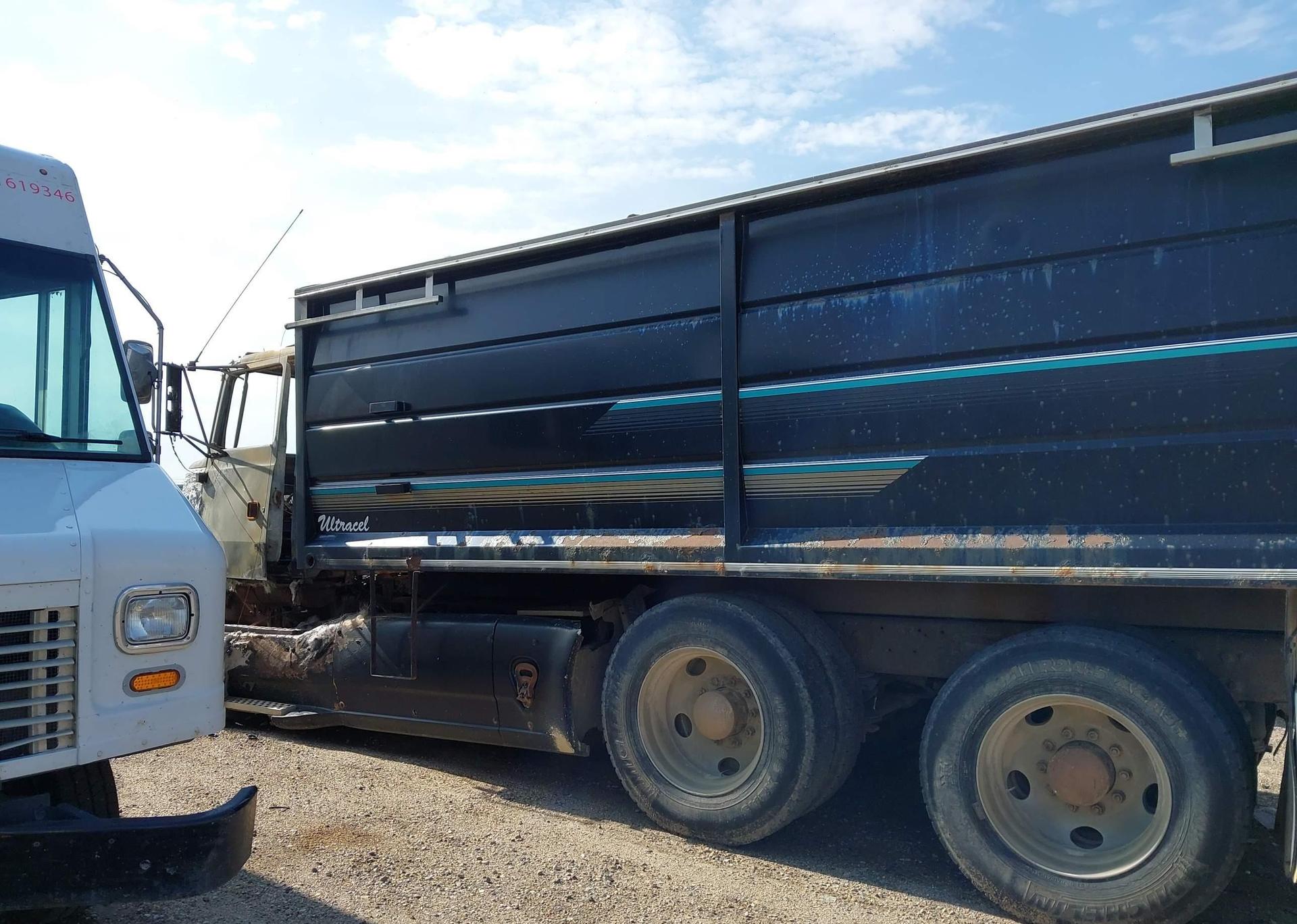 1995 FORD L-SERIES LTLA9000