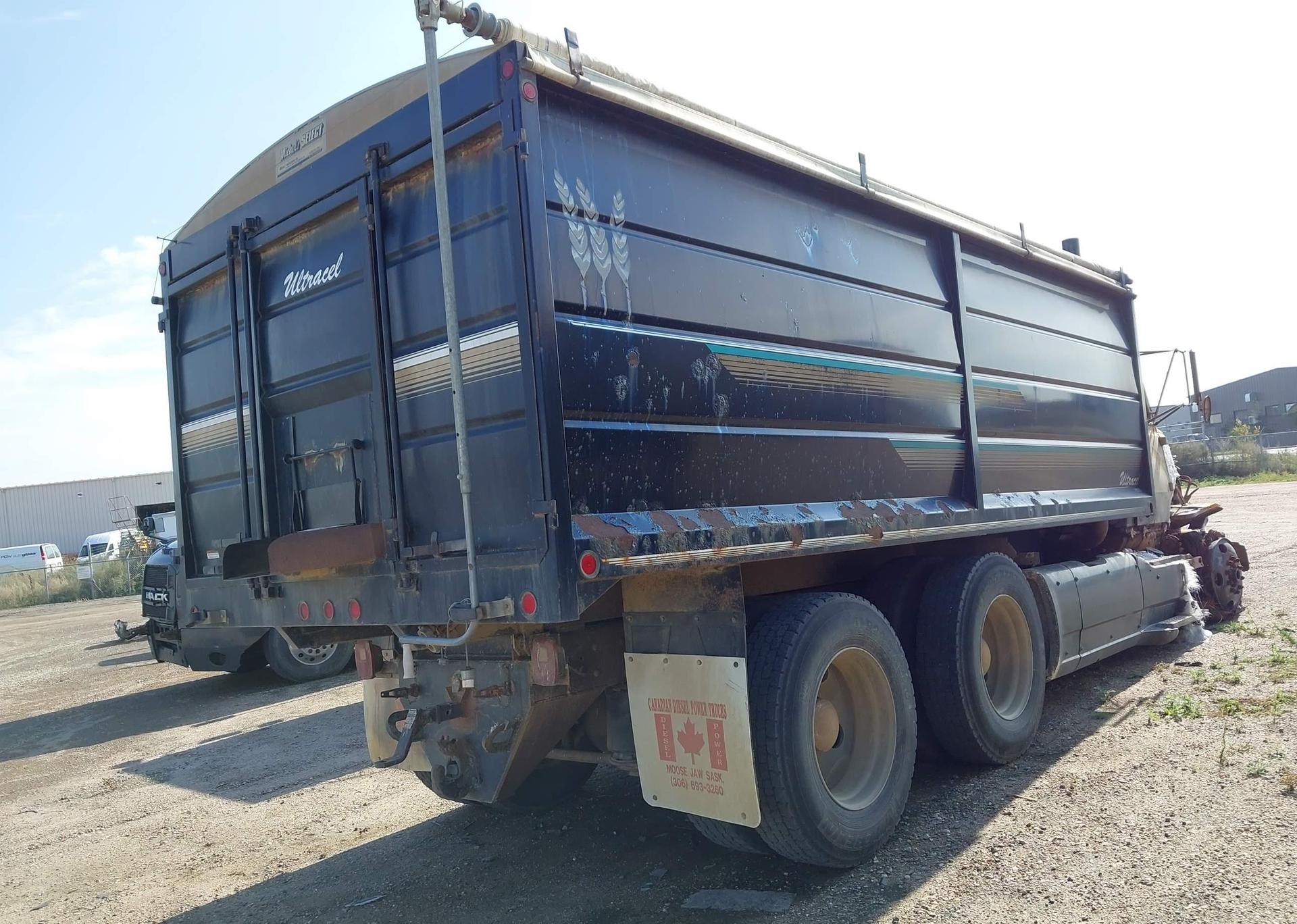 1995 FORD L-SERIES LTLA9000