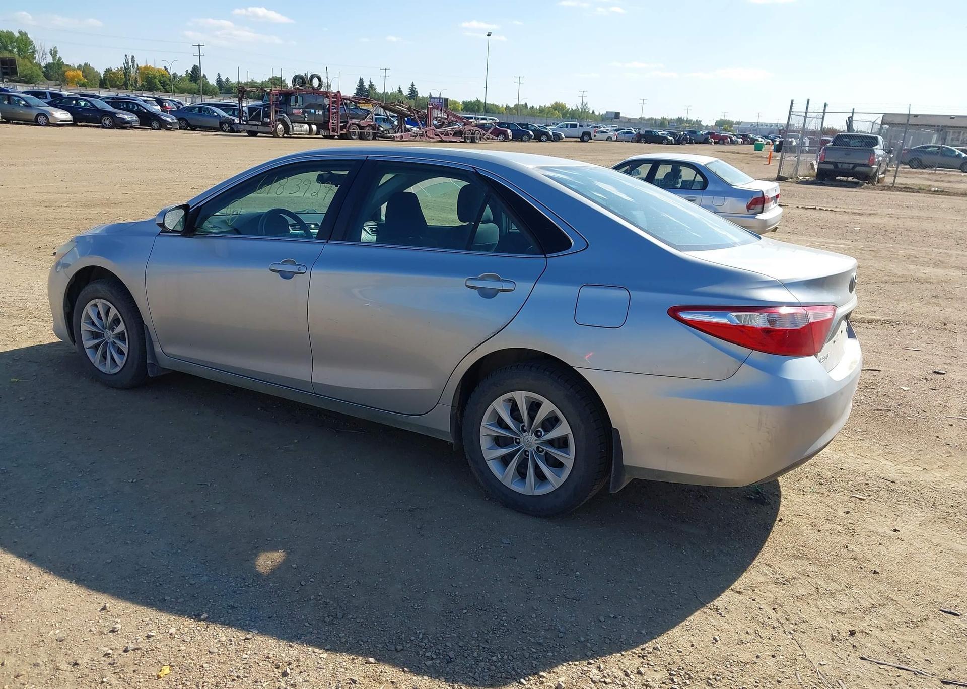 2015 TOYOTA CAMRY LE