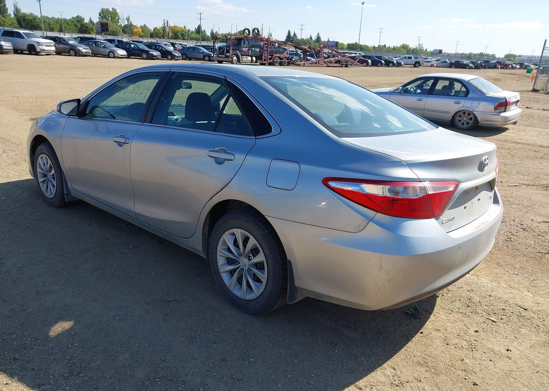 2015 TOYOTA CAMRY LE