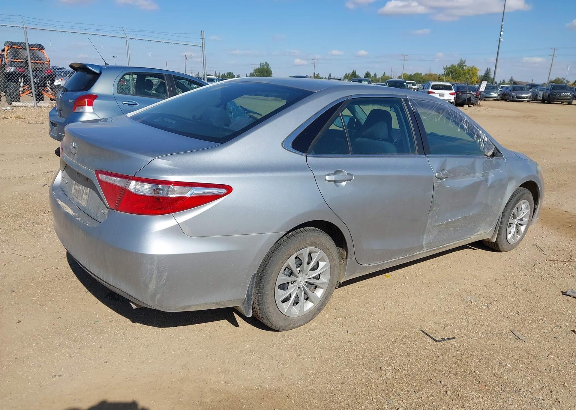 2015 TOYOTA CAMRY LE