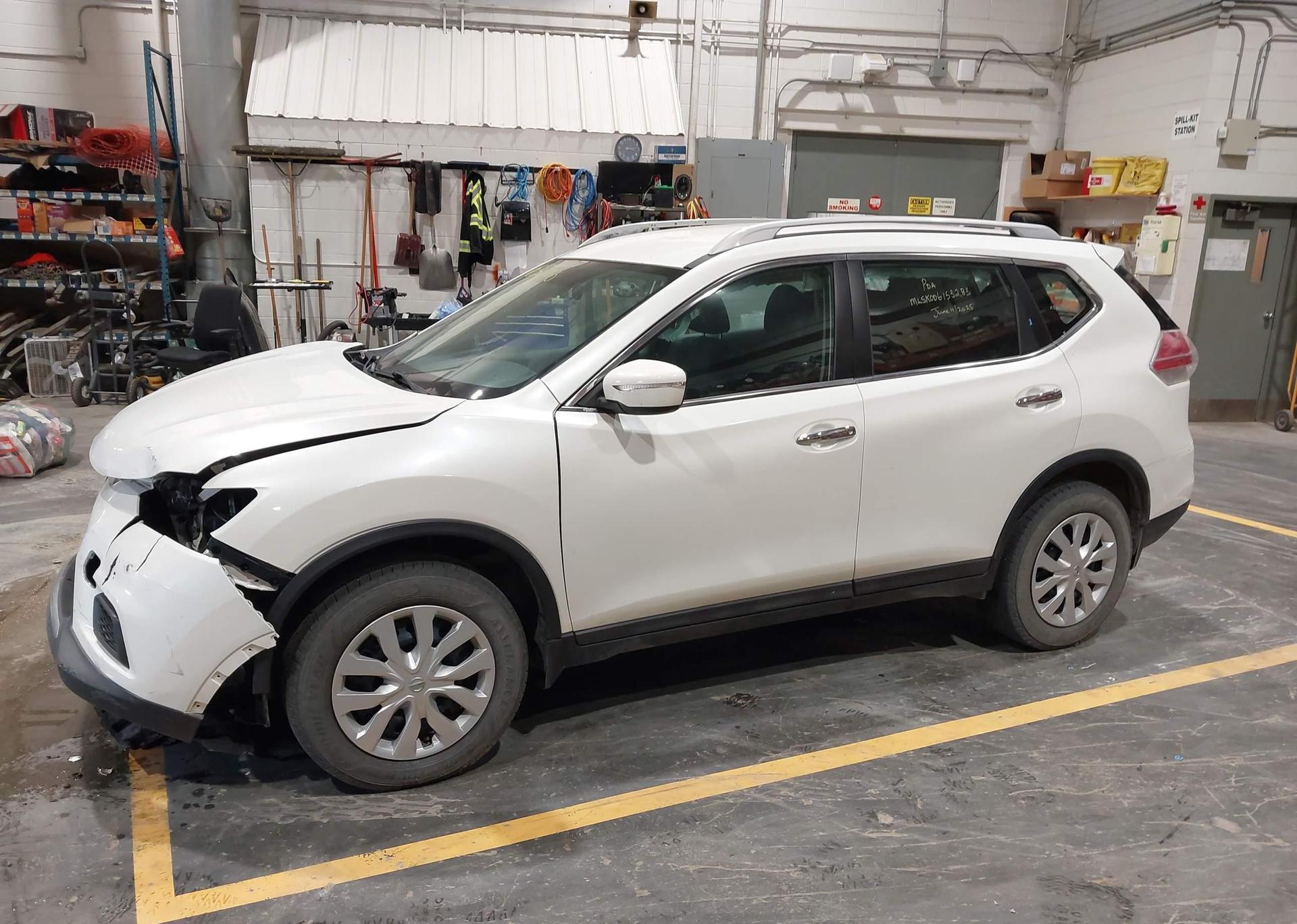 2015 NISSAN ROGUE S