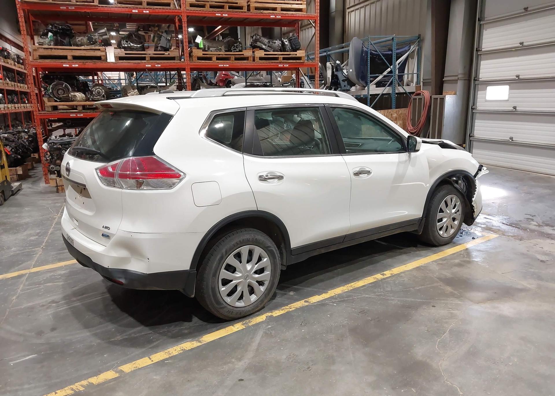2015 NISSAN ROGUE S