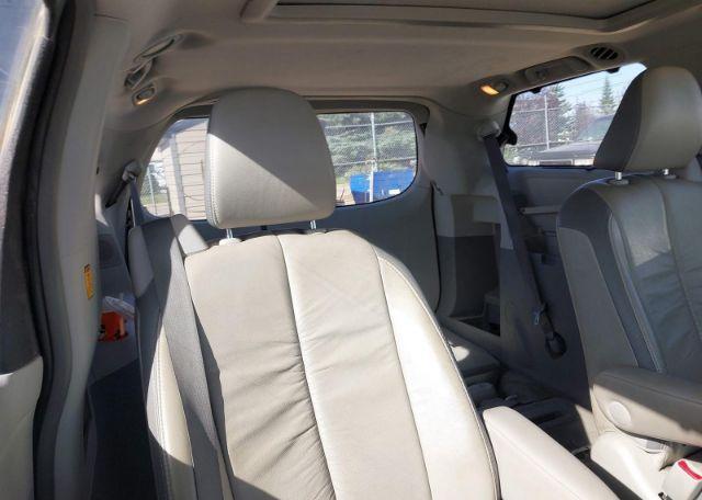2012 TOYOTA SIENNA XLE