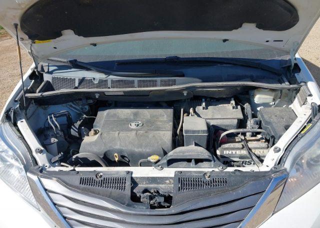 2012 TOYOTA SIENNA XLE