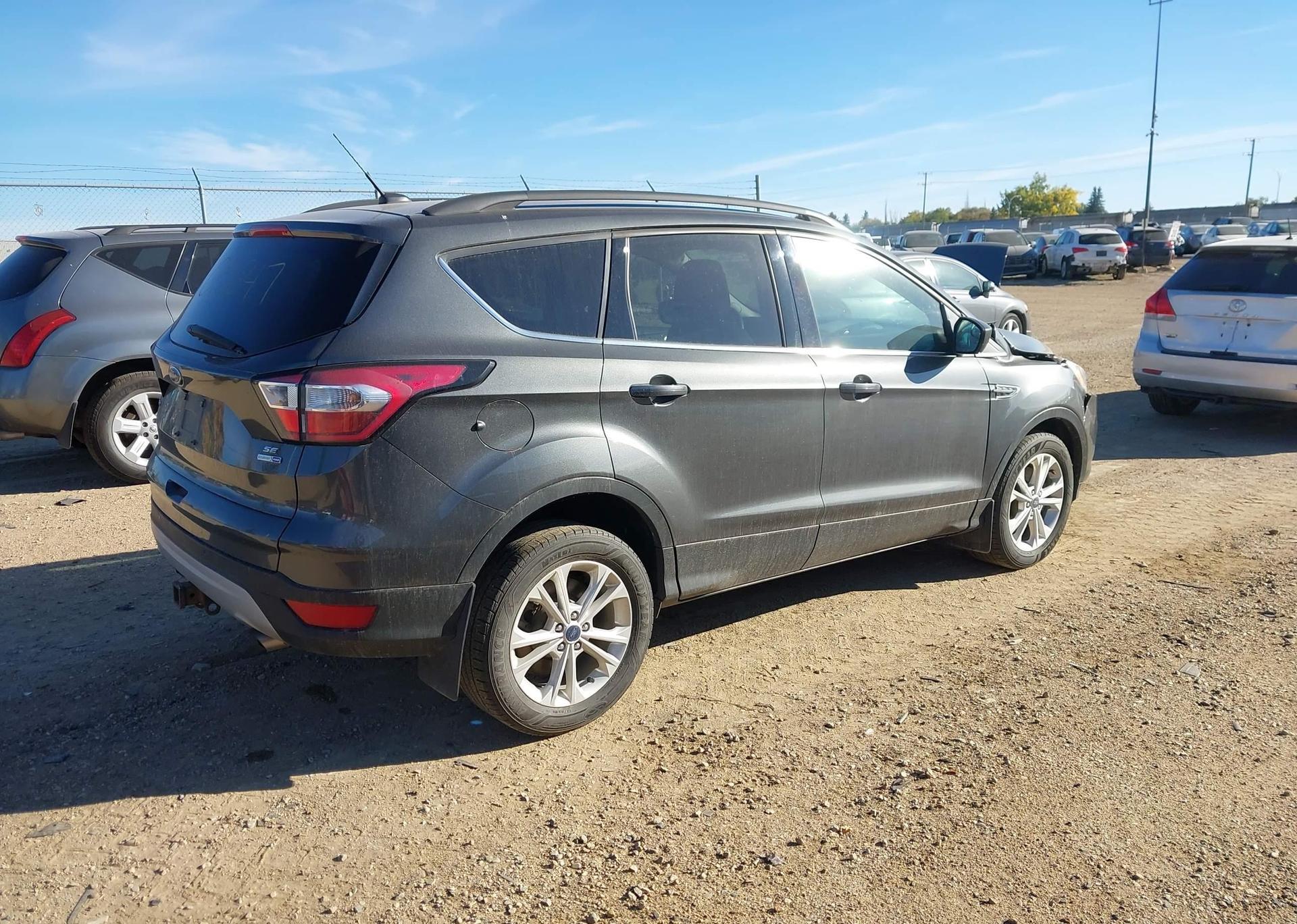 2017 FORD ESCAPE SE