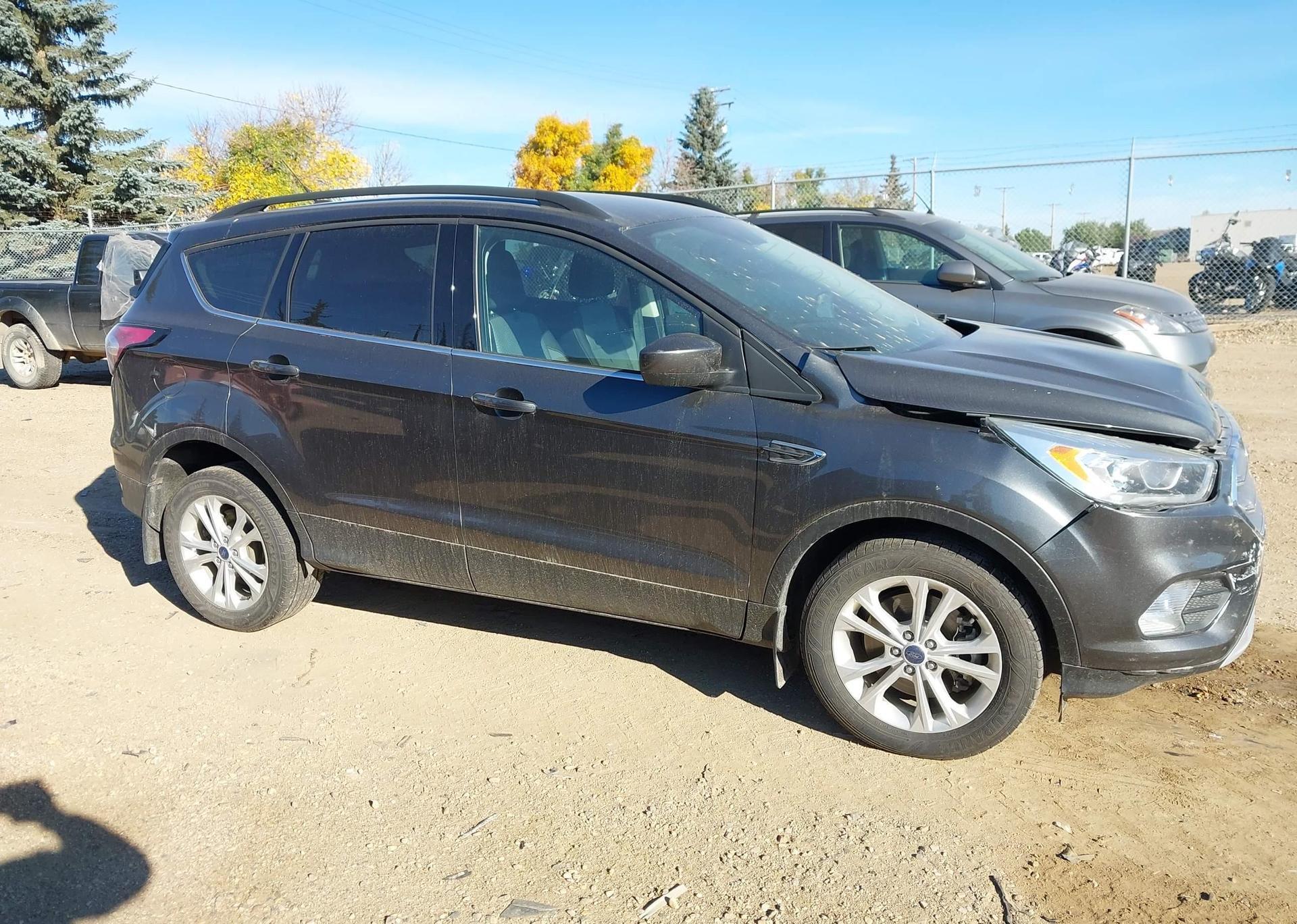 2017 FORD ESCAPE SE