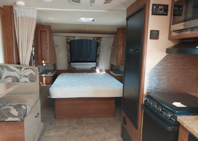 2017 LANCE CAMPER MFG. CORP. STD 1995