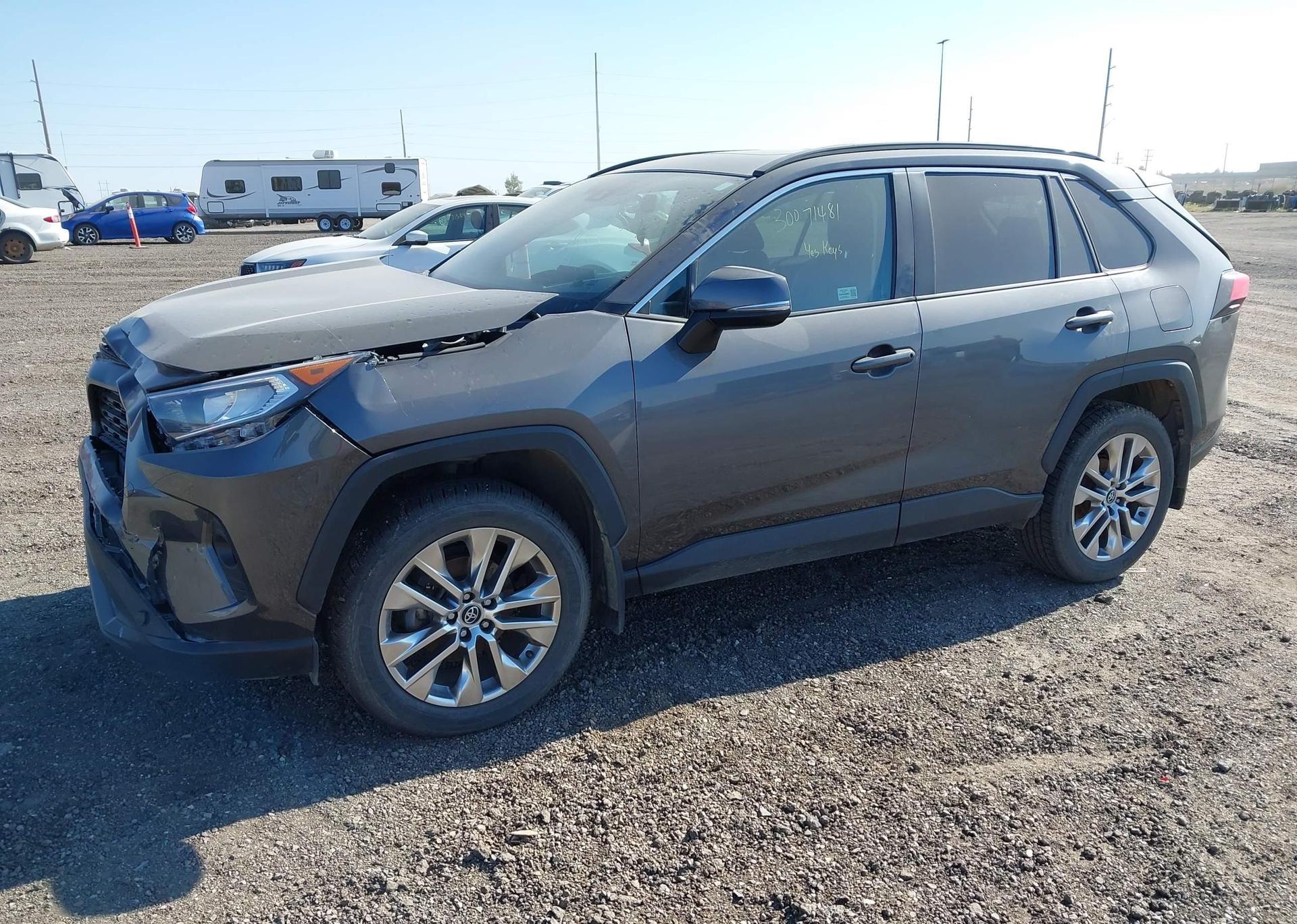 2020 TOYOTA RAV4 XLE