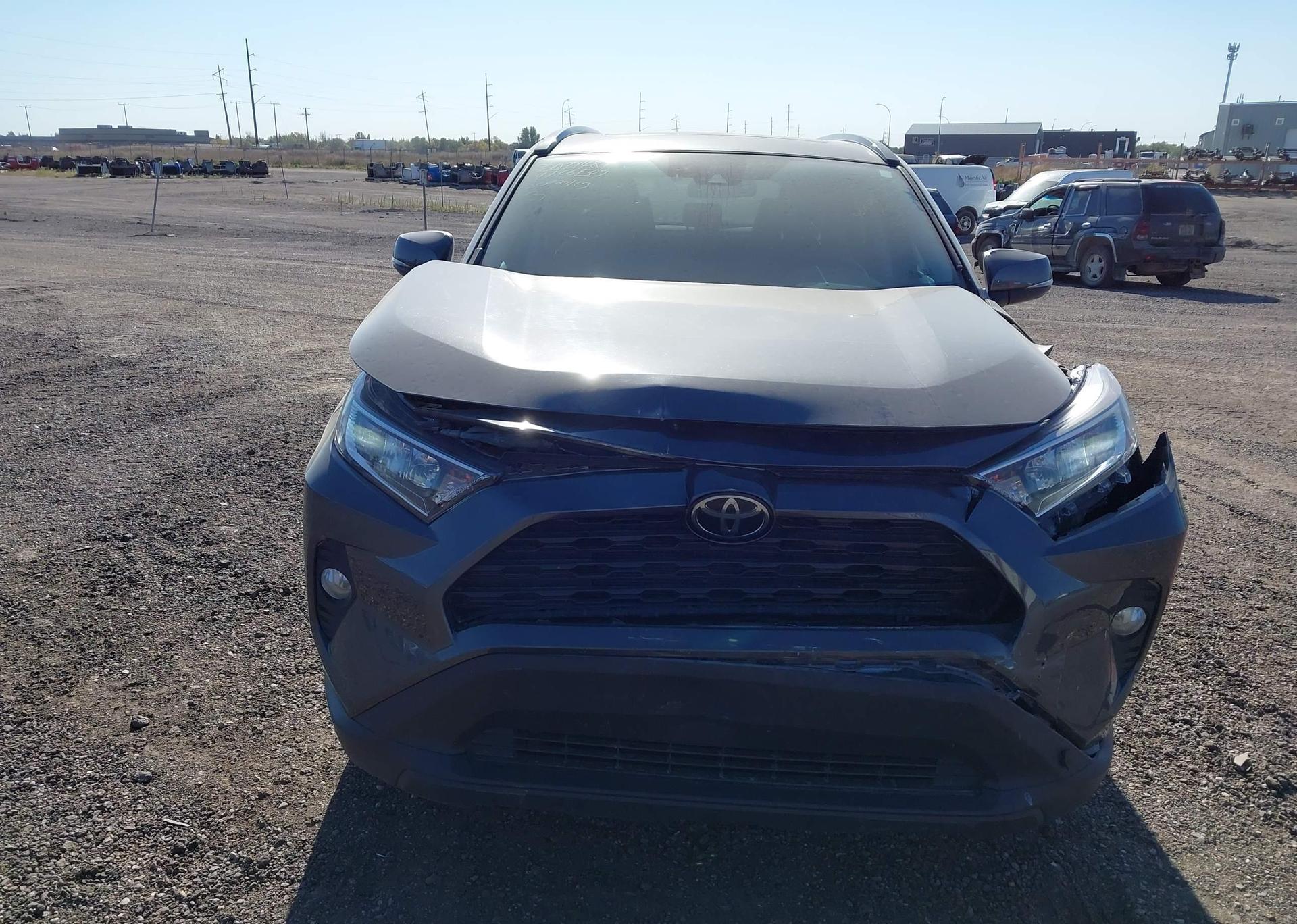 2020 TOYOTA RAV4 XLE