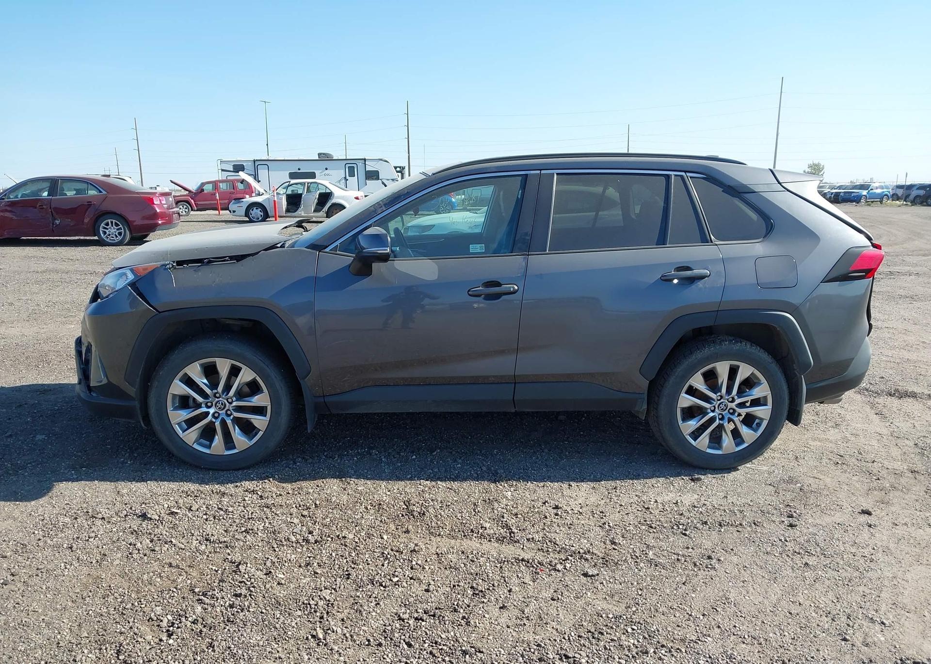 2020 TOYOTA RAV4 XLE