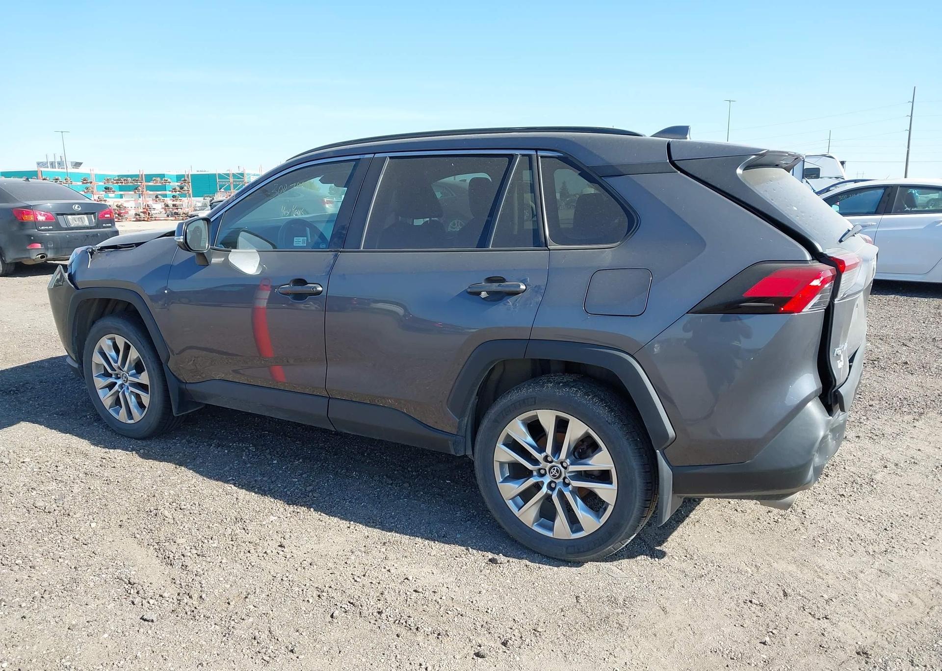 2020 TOYOTA RAV4 XLE