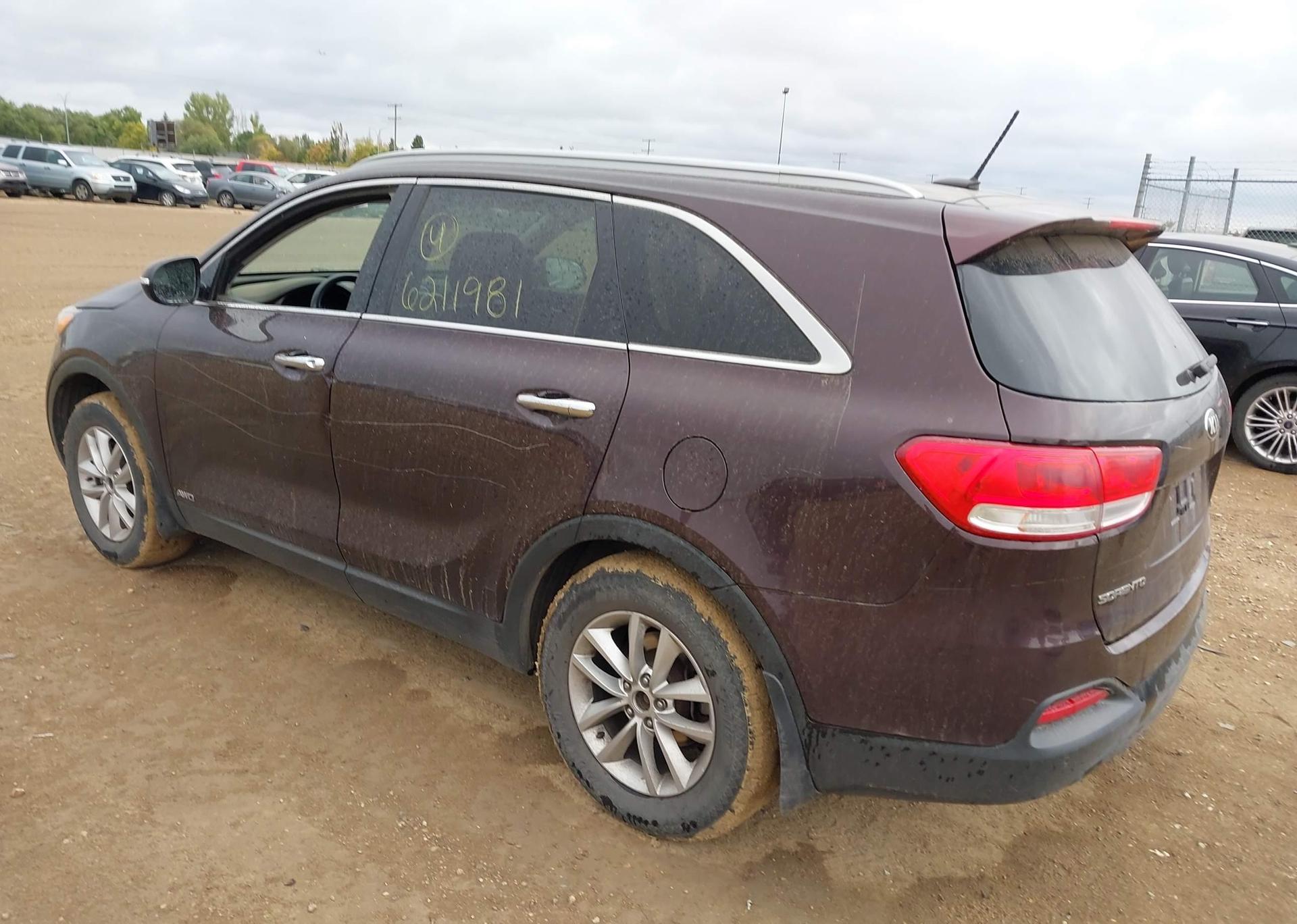 2016 KIA SORENTO LX