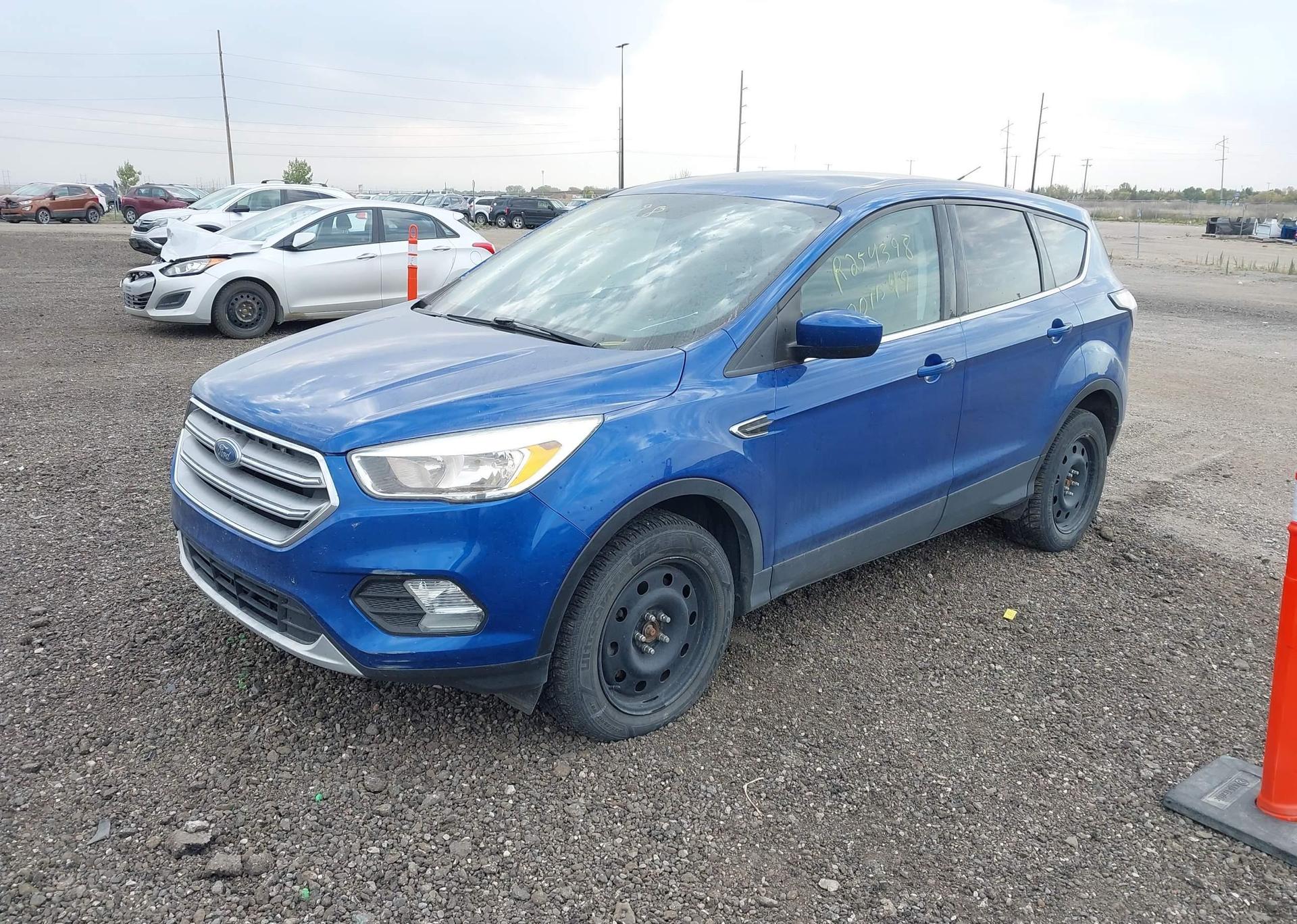 2017 FORD ESCAPE SE
