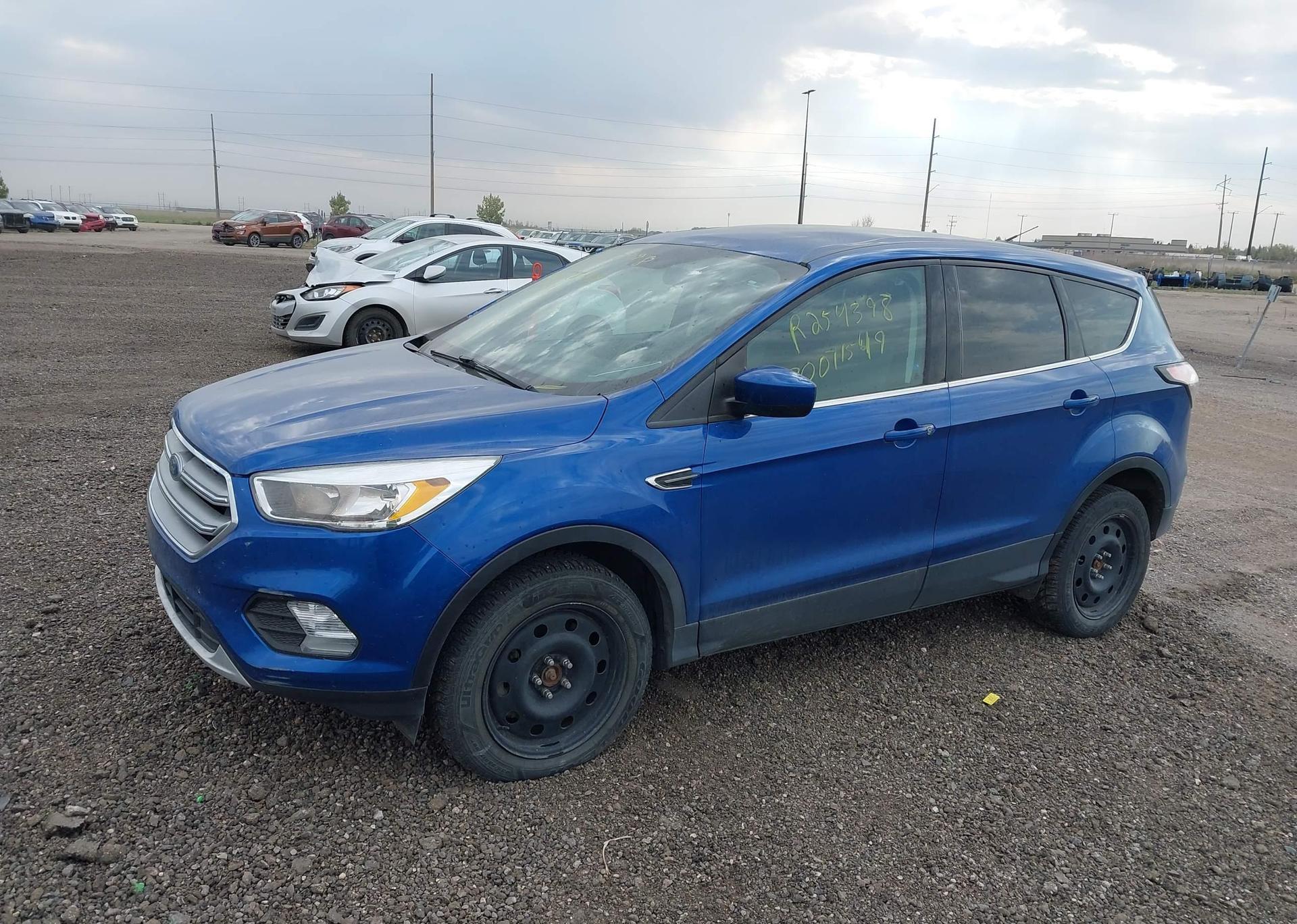 2017 FORD ESCAPE SE