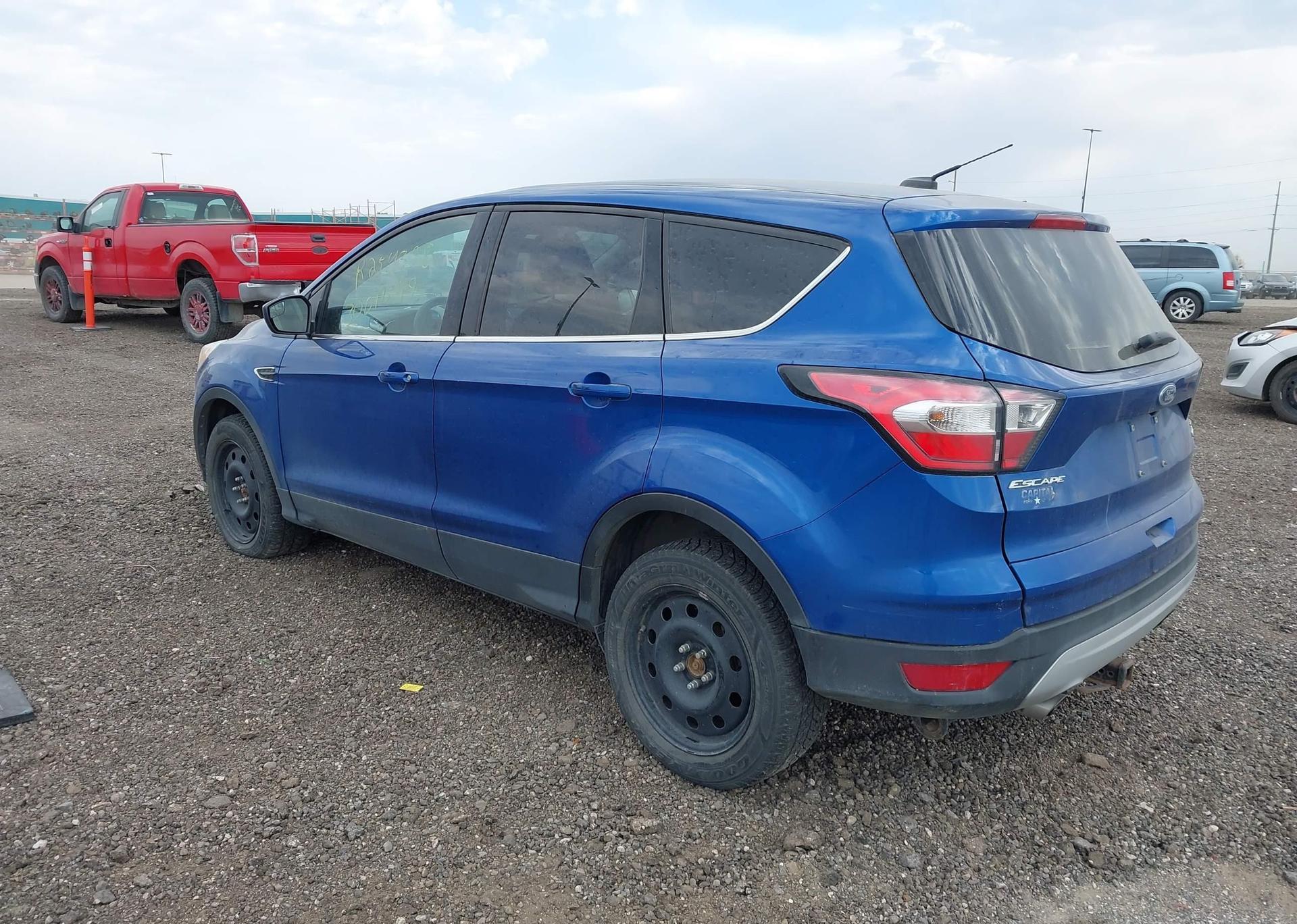 2017 FORD ESCAPE SE