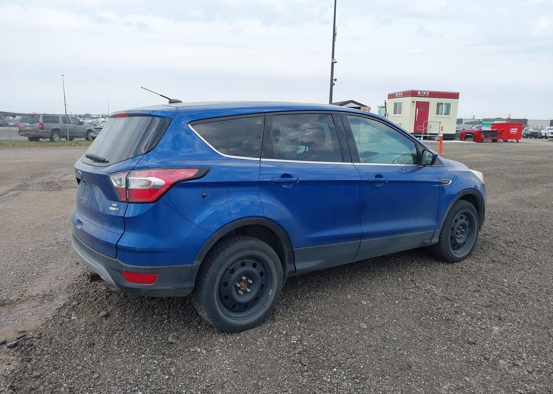 2017 FORD ESCAPE SE