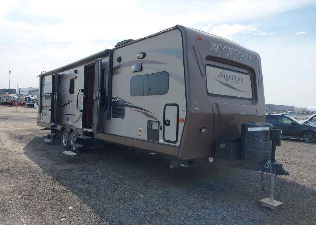 2014 FOREST RIVER INC. ROCKWOOD SIGNATURE 8315BSS