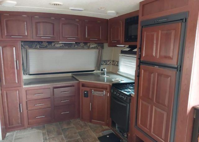 2014 FOREST RIVER INC. ROCKWOOD SIGNATURE 8315BSS